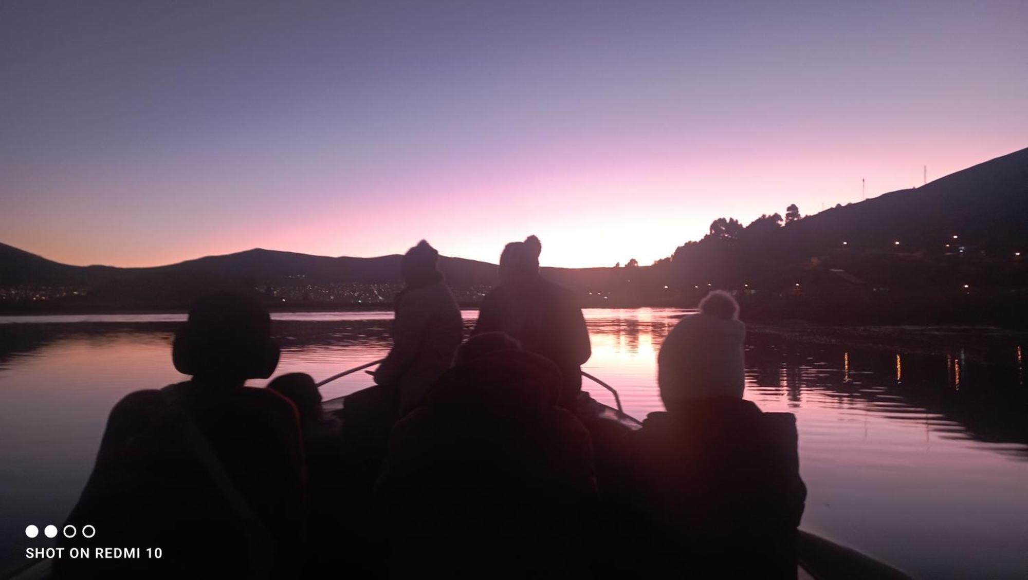Urosfood & Titiqaqa Lodge Bagian luar foto