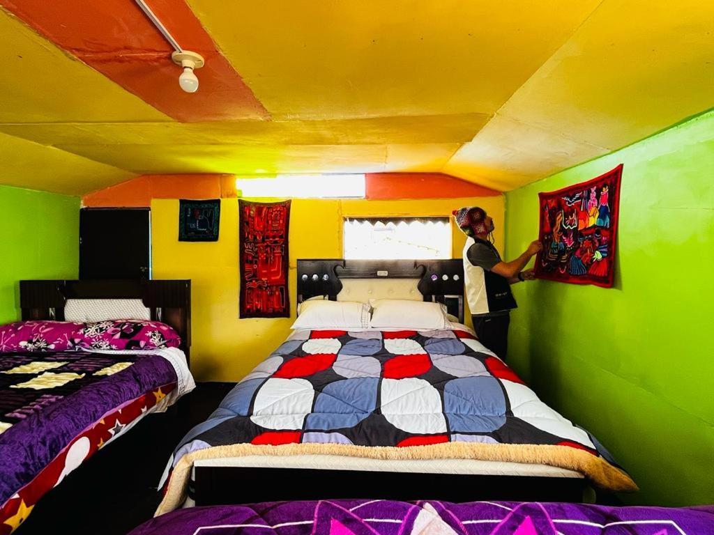 Urosfood & Titiqaqa Lodge Bagian luar foto