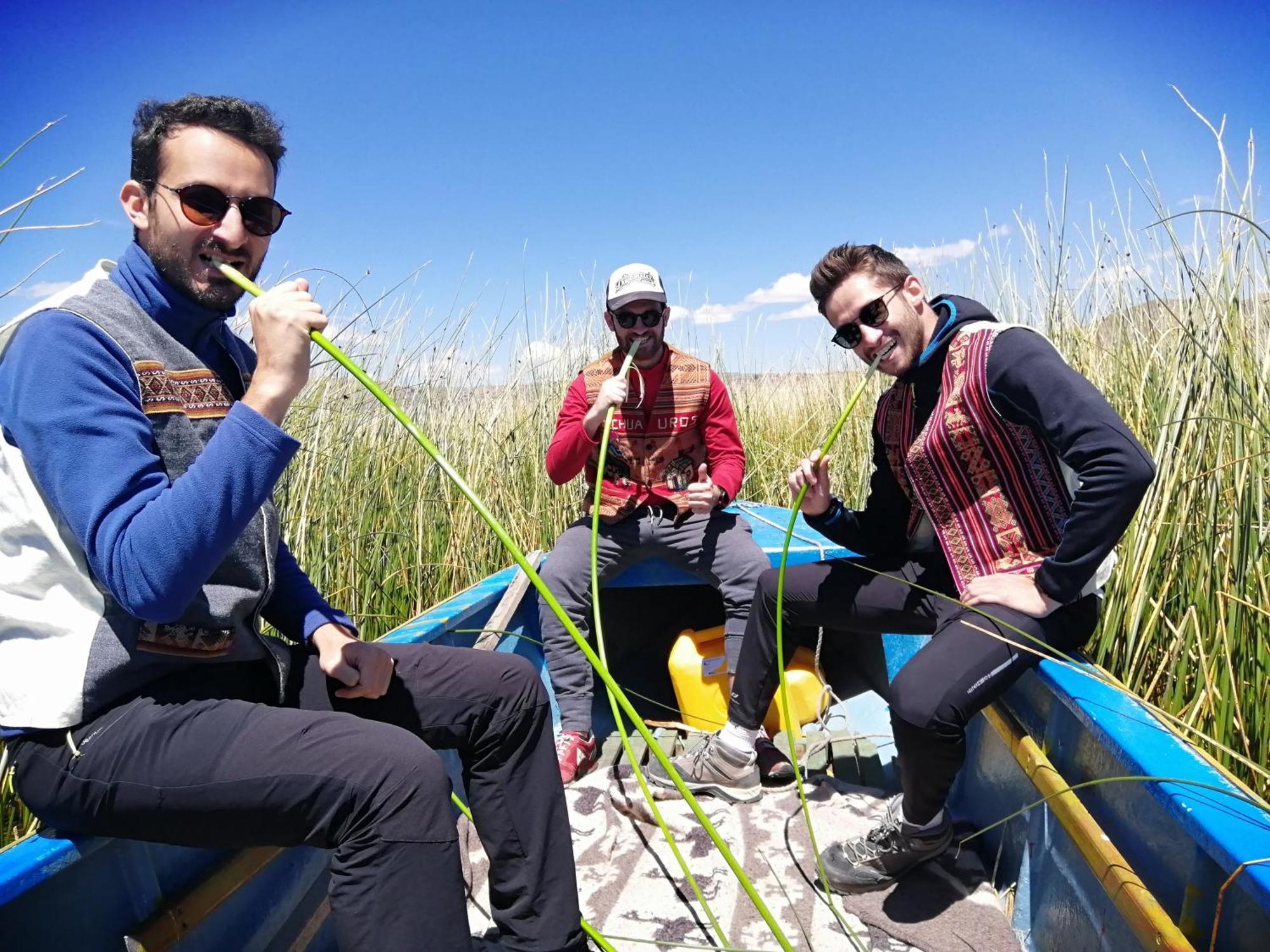 Urosfood & Titiqaqa Lodge Bagian luar foto