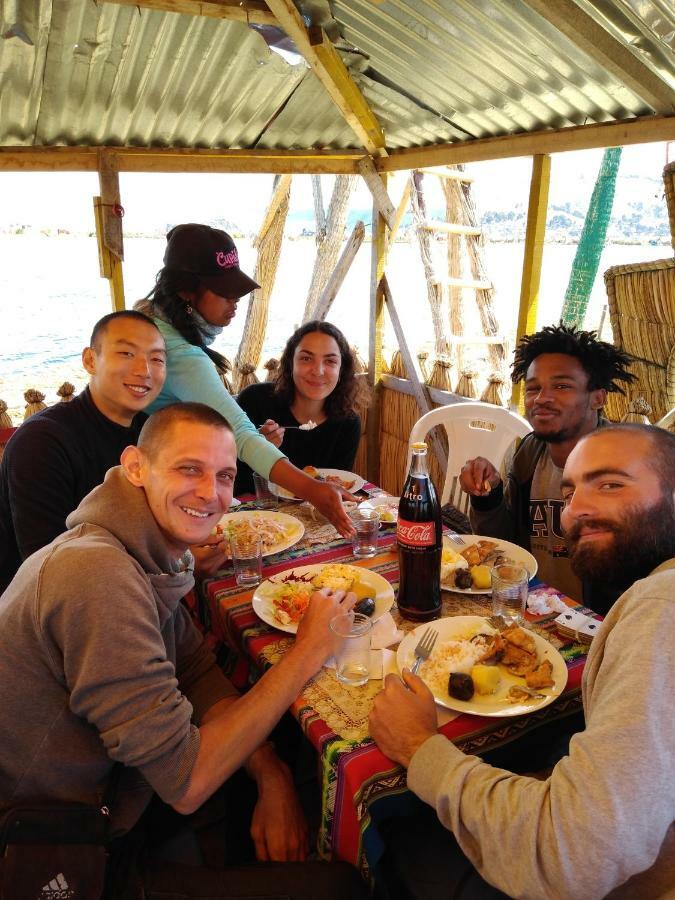 Urosfood & Titiqaqa Lodge Bagian luar foto
